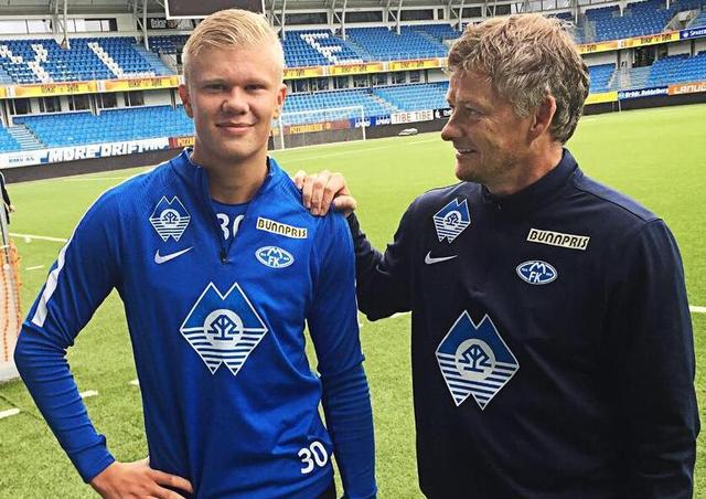 洛佩斯：在巴萨时小罗半夜约我出去，我女友问我选她还是小罗（洛佩斯谈巴萨往事：小罗深夜邀我外出，女友追问我选谁）