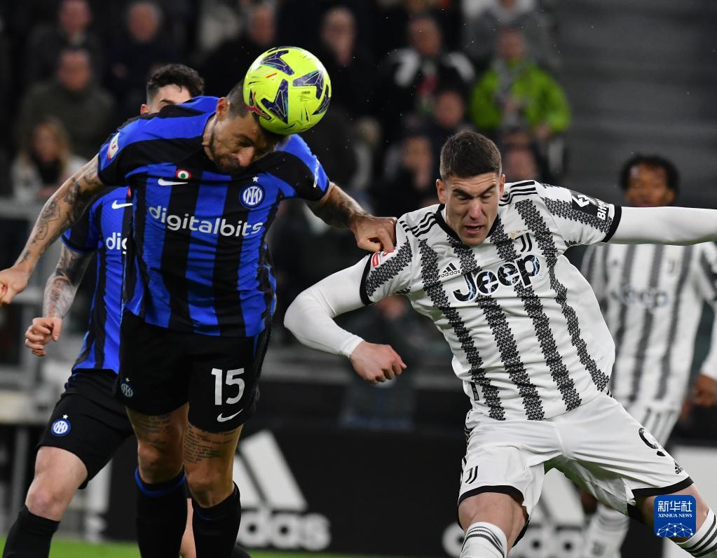 喀麦隆非洲杯大名单：姆伯莫领衔，巴索戈在列，奥纳纳无缘（喀麦隆非洲杯名单出炉：姆伯莫压阵，巴索戈入选，奥纳纳落选）