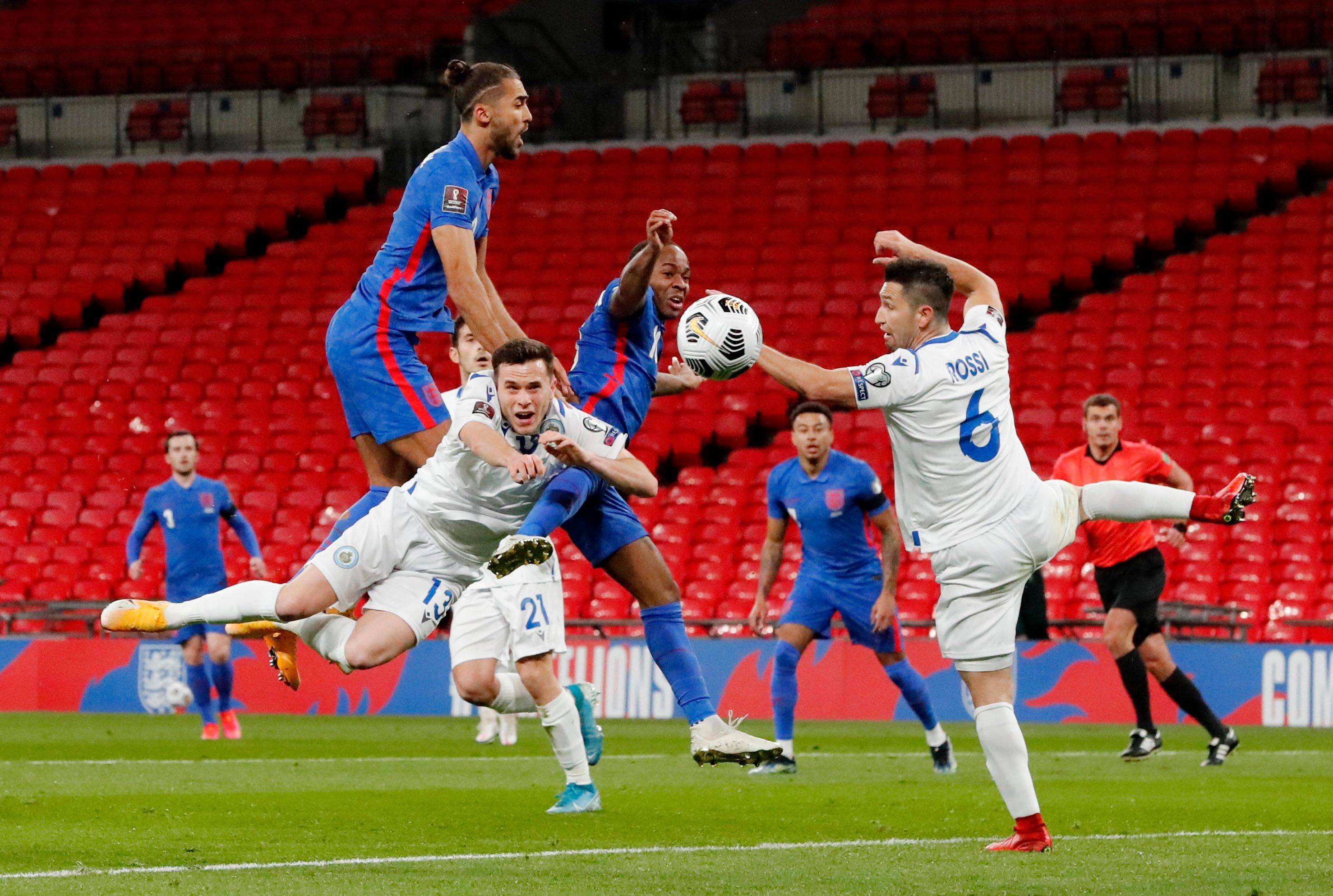 去拿球棒还是上厕所？Kanavi第三局申请暂停迅速起身离场（是取球棒还是赶厕所？Kanavi第三局喊停后迅速起身离席）