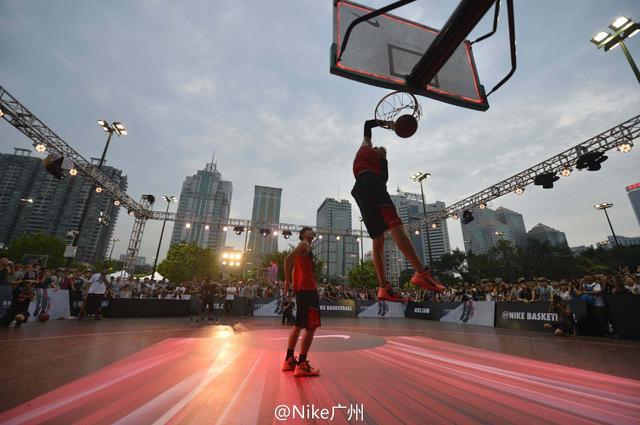 沪媒：柔佛48次射门无法叩开海港大门，替补门将陈威一战封神（沪媒：柔佛48脚轰门仍无解，海港替补门将陈威神勇一战成名）