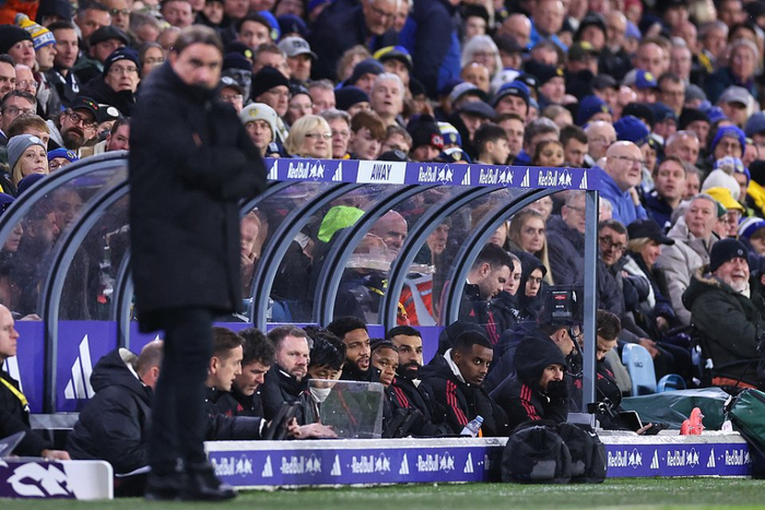 珀斯光荣vs悉尼FC首发：塔加特出战，潘宁顿、基斯佩先发（首发出炉：珀斯光荣对阵悉尼FC，塔加特登场，潘宁顿与基斯佩先发）