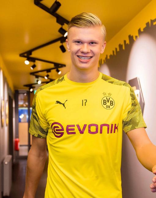 本轮欧预赛最佳阵容：萨内、格纳布里入围