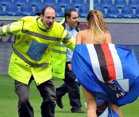 此次未入选荷兰队身价前10：弗林蓬领衔，哈托、齐尔克泽上榜（荷兰队本期落选球员身价TOP10：弗林蓬居首，哈托、齐尔克泽入围）