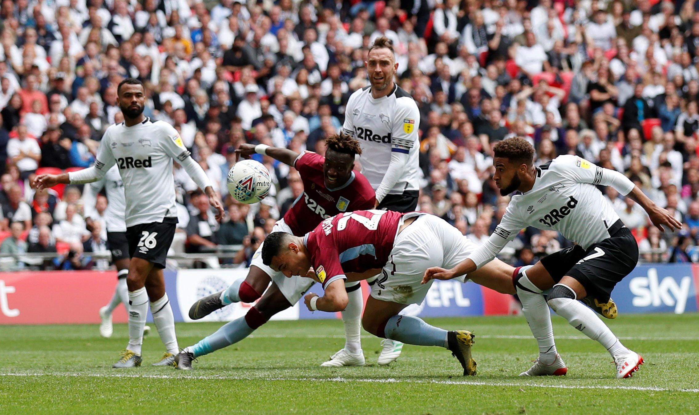 马特乌斯：阿隆索适合皇马，他比安切洛蒂更强调整体而非个人（马特乌斯：阿隆索更契合皇马，相比安切洛蒂更看重整体而非个人）