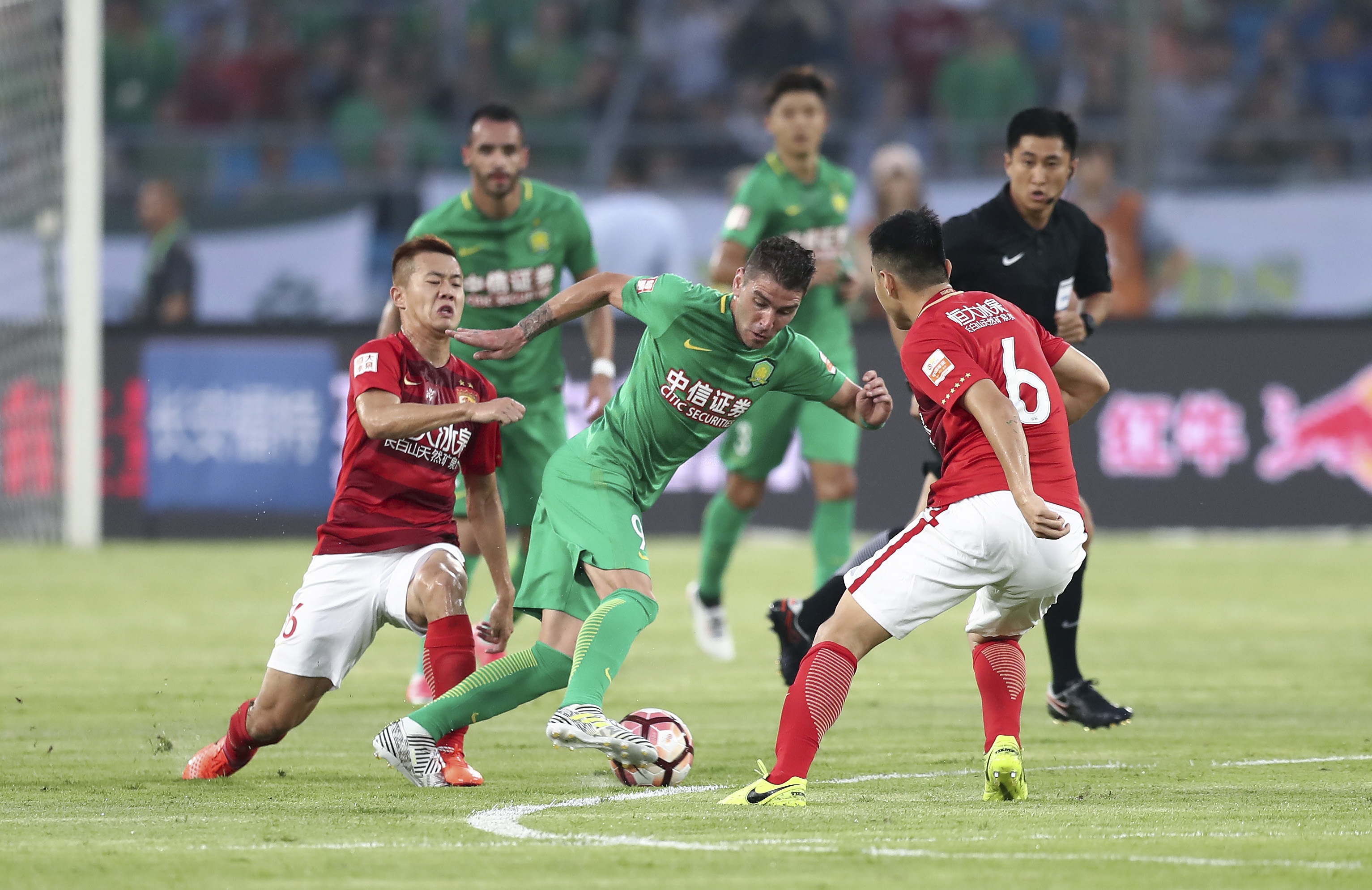 官方：捷克主力中后卫维蒂克因伤退出国家队（官方通报：捷克主力中卫维蒂克伤退国家队）